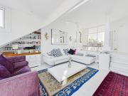 Thurlow Road, Hampstead NW3, 3 bed flat to rent, £6,500...