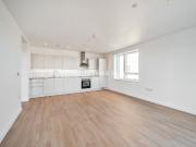 Tide Street, Barking IG11, 2 bed flat to rent, £1,935...