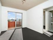 Tidy 2 Bedroom Unit With Lock Up Garage