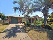 Tidy Brick Home walking distance to the Beach! Tidy Brick Home walking distance to the Beach!