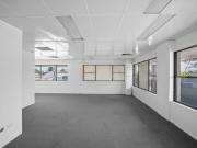 Tidy Corner Suite Situated Along Price Street Narang