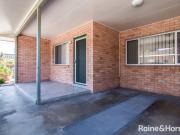 Tidy Modern Unit Minutes from the CBD