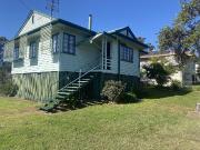 TIDY TIMBER HOME CONVENIENTLY LOCATED CLOSE TO TOWN AND...