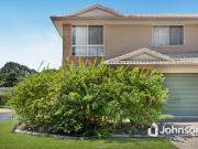 TIDY TOWNHOUSE IN QUIET BAYSIDE COMPLEX