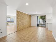 Tidy Villa In Neat Complex