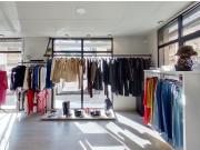 Tienda de ropa en calle d´Arcadi Balaguer de Castelldefels