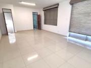 TIENDA EN ALQUILER CON 16 METROS DE FACHADA – PAUCARPATA