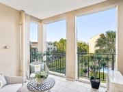 Tightly held lifestyle abode inDockside'