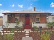 TIMELESS CHARM & CONTEMPORARY LIVING