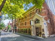 TIMELESS CHARM WITH A MODERN TWIST