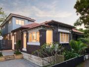 Timeless Family Classic in Randwick North Cul de Sac
