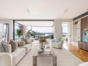 Timeless harbour view living in iconic '10...