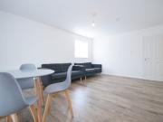 To Let 2 bedroom Flat, Oakley Close, Isleworth TW7...