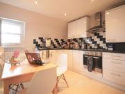To Let 2 bedroom Flat, Worple Road, Isleworth £415 pw