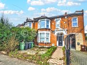 To Let 2 bedroom Maisonette, Melville Road, London E17...