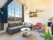 To Let: A Beautiful Flat at Brighton Deco Building