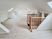 Tolle 2 Raum Whg mit großem seperaten Dachstudio