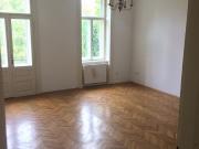 Tolle Altbauwohnung mit Balkon perfekte Päärchenwohnung