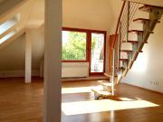 Tolle Dachgeschoss Wohnung mit Einbauküche und Balkon in...