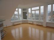 Tolle Penthouse Maisonette Wohnung mit Balkon und Terrasse