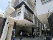 TOMAS MORATO TOWNHOUSE FOR SALE Quezon City near Malls &...