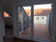 Top 3 Zimmer DG Wohnung mit Loggia und KFZ Stellplatz...