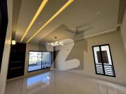 Top Class, Well Maintained 1 Kanal Upper Portion...