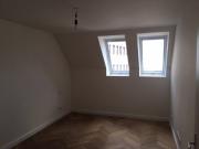 Top dachgeschoss wohnung 4 zimmer balkon/klima/garage...