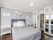 Top Floor 1 Bed, 1 Bath Apartment with Sweeping River... Top Floor 1 Bed, 1 Bath Apartment with Sweeping River...