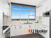 TOP FLOOR 2 BEDROOM HIGH RISE APARTMENT AMAZING OCEAN & DIS