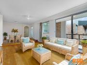 Top Floor 3 bedroom Apartment with Sweeping Views from...