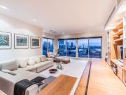 TOP FLOOR APARTMENT OVER LOOKING THE CITY