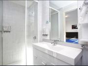 TOP FLOOR BEAUTY IN CONVENIENT CBD LOCATION