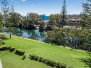 Top floor CBD apartment, on the Kooloonbung shores