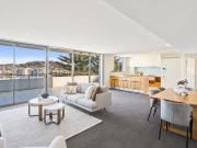 Top floor CBD penthouse