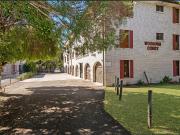 Top Floor Coastal Living one block to the Broadwater!