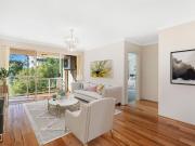 Top Floor East Facing Light Bright & Large