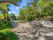 Top Floor Horizon Townhouse with Roof Terrace