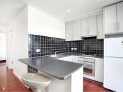 Top Floor Living Near the Yarra in a Prime Hawthorn...