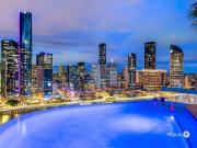 Top Floor Lucid Apartment with Full City & River Views...