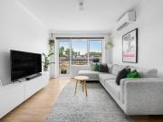 Top Floor, North Facing, Perfectly Placed