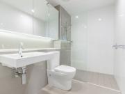 TOP FLOOR ONE BEDROOM APARTMENT WITH LARGE STUDY ROOM