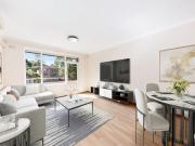 Top Floor Oversized Quiet Living with North Facing Aspect
