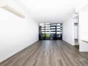 TOP FLOOR & REFURBISHED at TRAVANCORE ON THE PARK