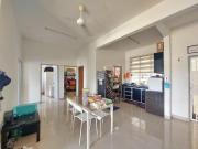 TOP FLOOR RENOVATED Apartment Casa Dahlia Bandar Baru...