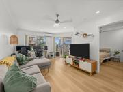 Top Floor Renovated Corner Apartment Bay Lodge, Surfers...