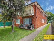 Top floor renovated unit, Great Location