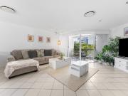 Top Floor Spacious 3 Bedroom Apartment Steps from the Beach