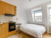Top Floor Studio Flat In Earl's Court, London