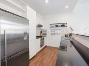 TOP FLOOR SUN FILLED 1 BEDROOM APARTMENT IN PRIME LOCATION!